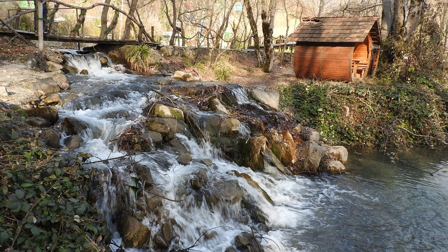 Yeddi-Gozel-Waterfall-4